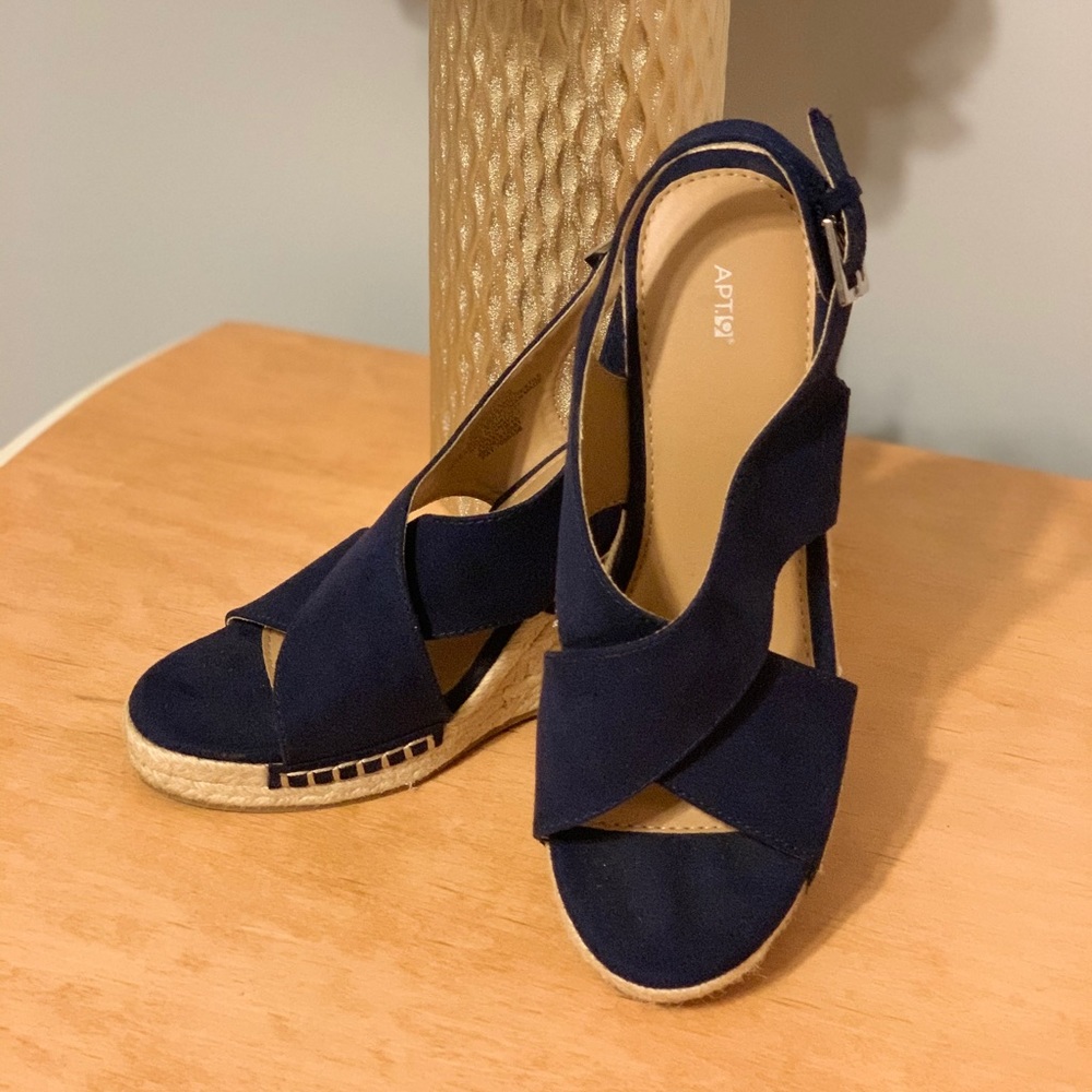 Beautiful Wedge Sandals - Picture 6 of 15